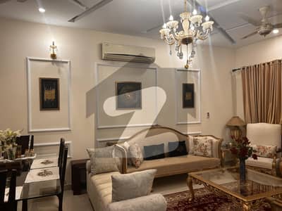 ای ۔ 11 اسلام آباد میں 5 کمروں کا 8 مرلہ مکان 7.65 کروڑ میں برائے فروخت۔