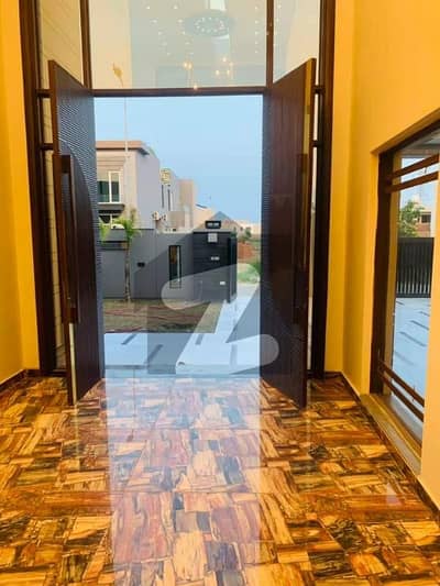 عبداللہ گارڈنز ایسٹ کینال روڈ,کینال روڈ,فیصل آباد میں 6 کمروں کا 1 کنال مکان 22.5 کروڑ میں برائے فروخت۔