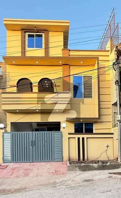 ائیرپورٹ ہاؤسنگ سوسائٹی - سیکٹر 4 ائیرپورٹ ہاؤسنگ سوسائٹی,راولپنڈی میں 4 کمروں کا 5 مرلہ مکان 2.2 کروڑ میں برائے فروخت۔