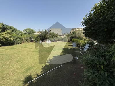 بنی گالہ اسلام آباد میں 1 کنال رہائشی پلاٹ 4.26 کروڑ میں برائے فروخت۔