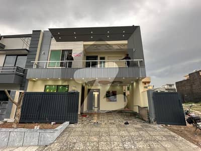 جناح گارڈنز فیز 1 جناح گارڈنز,ایف ای سی ایچ ایس,اسلام آباد میں 5 کمروں کا 7 مرلہ مکان 3.7 کروڑ میں برائے فروخت۔