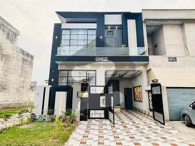 سٹی ہاؤسنگ سوسائٹی گوجرانوالہ میں 4 کمروں کا 5 مرلہ مکان 2.6 کروڑ میں برائے فروخت۔