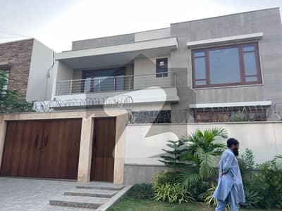 ڈی ایچ اے فیز 7 ایکسٹینشن ڈی ایچ اے ڈیفینس,کراچی میں 6 کمروں کا 1 کنال مکان 15.0 کروڑ میں برائے فروخت۔