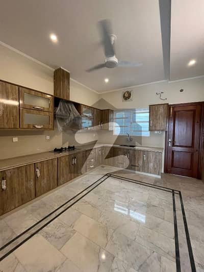 جی ۔ 14/4 جی ۔ 14,اسلام آباد میں 4 کمروں کا 14 مرلہ بالائی پورشن 1.35 لاکھ میں کرایہ پر دستیاب ہے۔