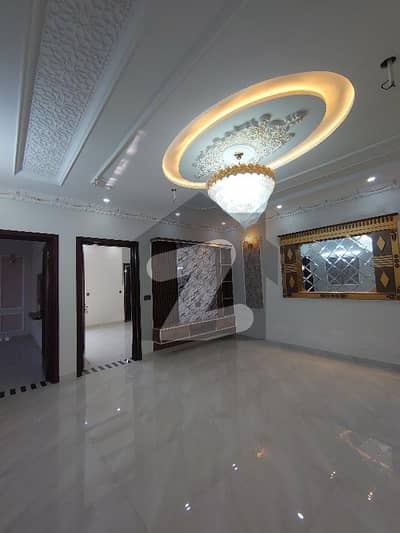 ایل ڈی اے ایوینیو ۔ بلاک ایم ایل ڈی اے ایوینیو,لاہور میں 6 کمروں کا 10 مرلہ مکان 3.0 کروڑ میں برائے فروخت۔