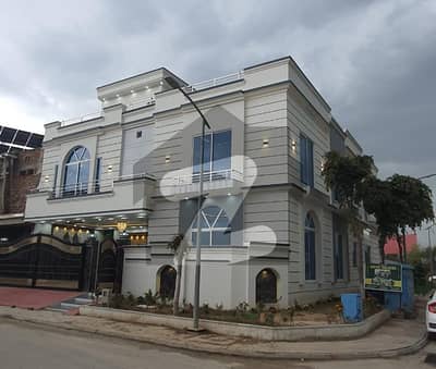 ٹاپ سٹی 1 - بلاک اے ٹاپ سٹی 1,اسلام آباد میں 8 کمروں کا 14 مرلہ مکان 6.5 کروڑ میں برائے فروخت۔