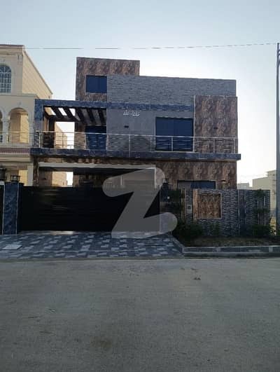 نیو لاهور سٹی لاہور میں 5 کمروں کا 10 مرلہ مکان 3.5 کروڑ میں برائے فروخت۔