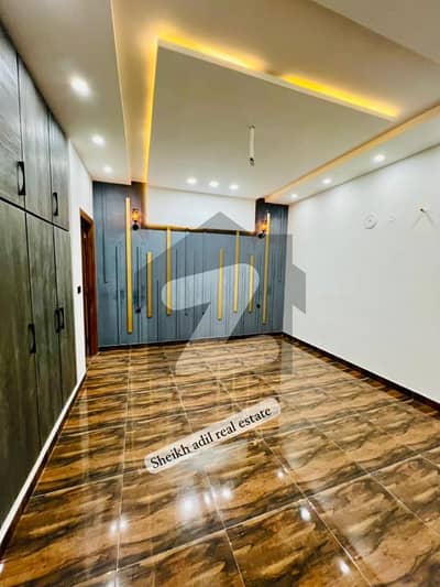 ایڈن ویلی فیصل آباد میں 5 مرلہ مکان 2.75 کروڑ میں برائے فروخت۔