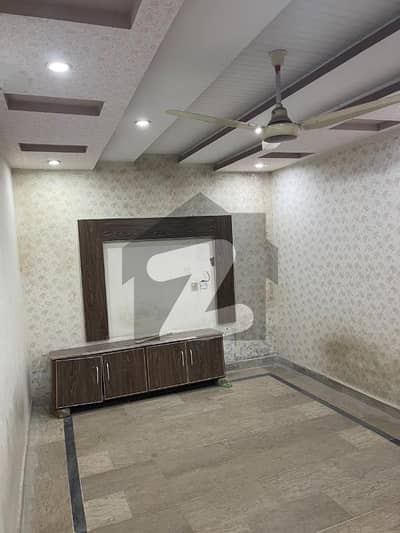 نواب ٹاؤن لاہور میں 1 کمرے کا 3 مرلہ زیریں پورشن 30.0 ہزار میں کرایہ پر دستیاب ہے۔