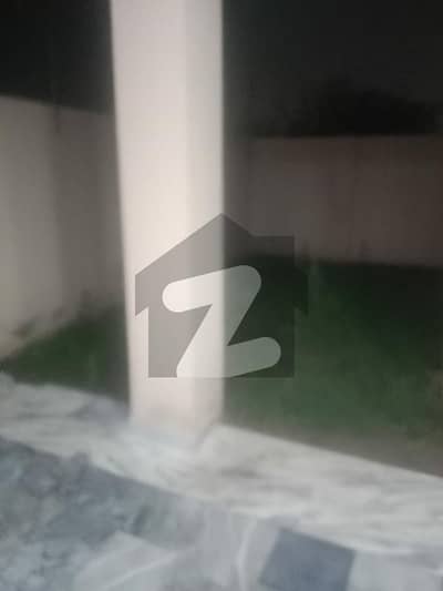 ایل ڈی اے ایوینیو لاہور میں 6 کمروں کا 1 کنال مکان 2.0 لاکھ میں کرایہ پر دستیاب ہے۔