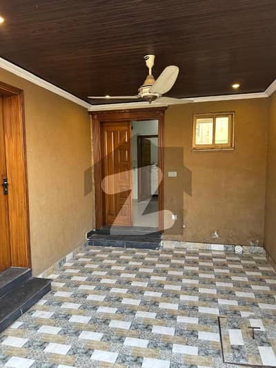 بحریہ ٹاؤن ۔ بلاک سی سی بحریہ ٹاؤن سیکٹرڈی,بحریہ ٹاؤن,لاہور میں 3 کمروں کا 5 مرلہ مکان 2.0 کروڑ میں برائے فروخت۔