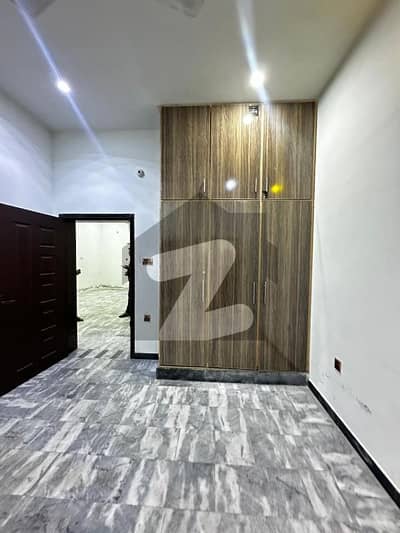 سادات کوآپریٹو ہاؤسنگ سوسائٹی (کالج ٹاؤن) لاہور میں 2 کمروں کا 4 مرلہ زیریں پورشن 35.0 ہزار میں کرایہ پر دستیاب ہے۔