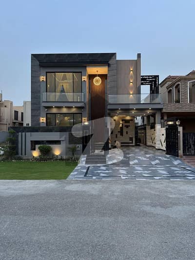 ڈی ایچ اے فیز 7 ڈیفنس (ڈی ایچ اے),لاہور میں 4 کمروں کا 10 مرلہ مکان 4.75 کروڑ میں برائے فروخت۔