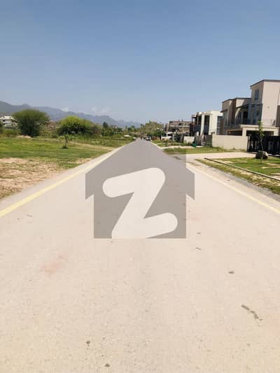 ڈی ۔ 12 اسلام آباد میں 14 مرلہ رہائشی پلاٹ 6.85 کروڑ میں برائے فروخت۔