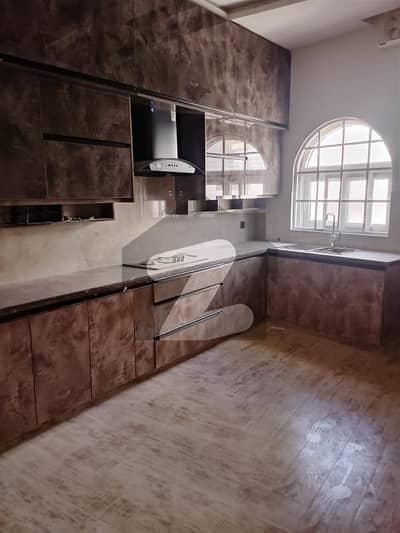 ای ۔ 11 اسلام آباد میں 3 کمروں کا 1 کنال بالائی پورشن 1.3 لاکھ میں کرایہ پر دستیاب ہے۔