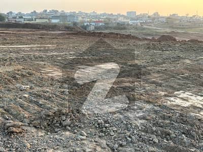 گلبرگ گرینز ۔ بلاک بی گلبرگ گرینز,گلبرگ,اسلام آباد میں 5 کنال رہائشی پلاٹ 7.5 کروڑ میں برائے فروخت۔