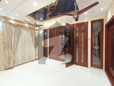 ڈی ایچ اے 11 رہبر لاہور میں 6 کمروں کا 1 کنال مکان 6.5 کروڑ میں برائے فروخت۔