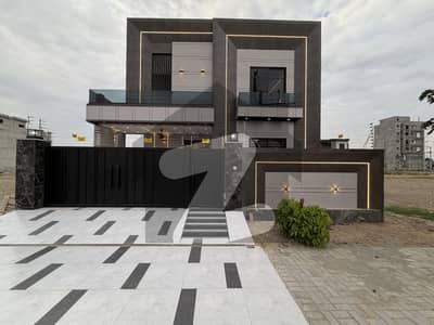 سینٹرل پارک ہاؤسنگ سکیم لاہور میں 3 کمروں کا 10 مرلہ مکان 2.6 کروڑ میں برائے فروخت۔