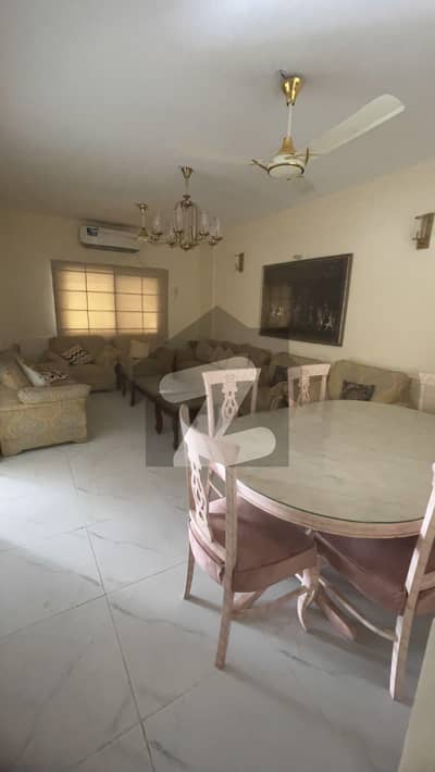 کلفٹن ۔ بلاک 7 کلفٹن,کراچی میں 3 کمروں کا 9 مرلہ فلیٹ 2.5 لاکھ میں کرایہ پر دستیاب ہے۔