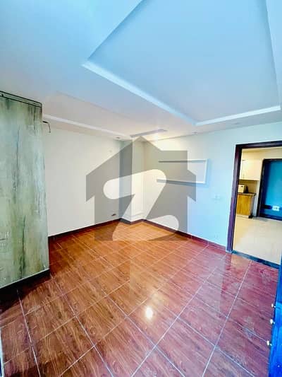 گلبرگ ہائٹس گلبرگ گرینز,گلبرگ,اسلام آباد میں 1 کمرے کا 3 مرلہ فلیٹ 1.27 کروڑ میں برائے فروخت۔