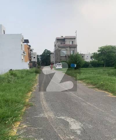 رائل ریزیڈنشیا - بلاک بی رائل ریزیڈینشیا,لاہور میں 4 مرلہ رہائشی پلاٹ 42.0 لاکھ میں برائے فروخت۔