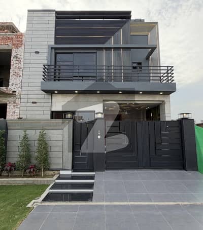 سینٹرل پارک ہاؤسنگ سکیم لاہور میں 4 کمروں کا 5 مرلہ مکان 2.4 کروڑ میں برائے فروخت۔