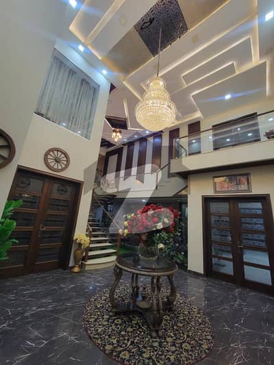 واپڈا ٹاؤن فیز 1 واپڈا ٹاؤن,لاہور میں 8 کمروں کا 2 کنال مکان 14.5 کروڑ میں برائے فروخت۔