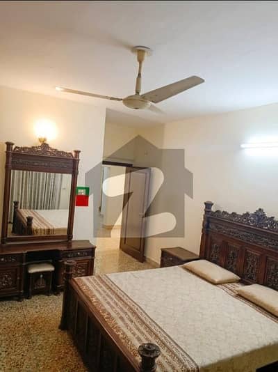 خیابانِ سرسید راولپنڈی میں 10 کمروں کا 11 مرلہ مکان 8.5 کروڑ میں برائے فروخت۔