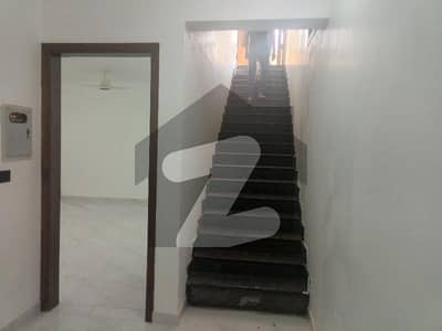 300, SQYARD GROUND PLUS BASEMENT SILENT COMMERCIAL OFFICE USED IT SOFTWARE HOUSE WAREHOUSE AVAILABLE VIP LOCATION MAIN ROAD