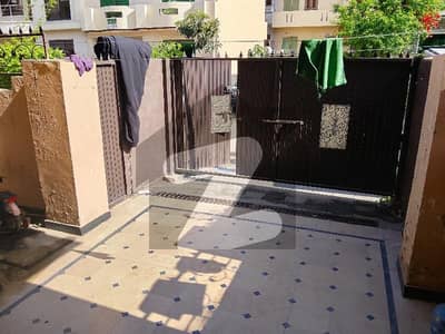 جی ۔ 13/1 جی ۔ 13,اسلام آباد میں 4 کمروں کا 4 مرلہ مکان 3.35 کروڑ میں برائے فروخت۔