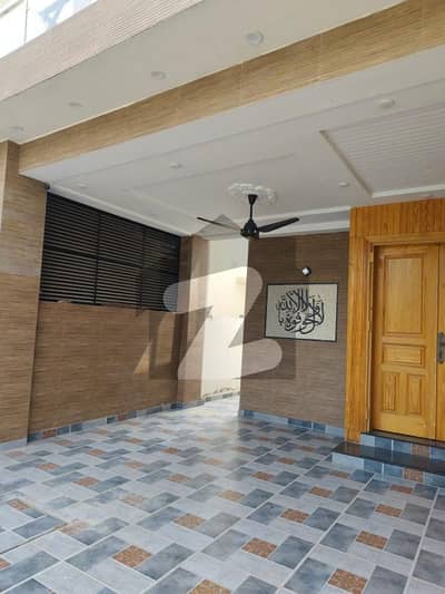 ڈی ایچ اے 11 رہبر فیز 1 - بلاک اے ڈی ایچ اے 11 رہبر فیز 1,ڈی ایچ اے 11 رہبر,لاہور میں 4 کمروں کا 8 مرلہ مکان 3.75 کروڑ میں برائے فروخت۔