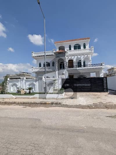 1 Kanal Double Storey Gray Structure House For Sale