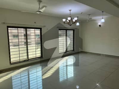 A BEAUTIFUL FLAT FOR SALE CORNOR BUILDING VERY GOOD LOCATION IN ASKARI 10