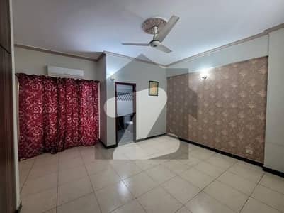 عسکری 10 - سیکٹر ایف عسکری 10,عسکری,لاہور میں 4 کمروں کا 17 مرلہ مکان 9.25 کروڑ میں برائے فروخت۔