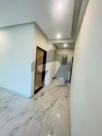 عسکری 10 - سیکٹر ایس عسکری 10,عسکری,لاہور میں 4 کمروں کا 13 مرلہ فلیٹ 4.15 کروڑ میں برائے فروخت۔