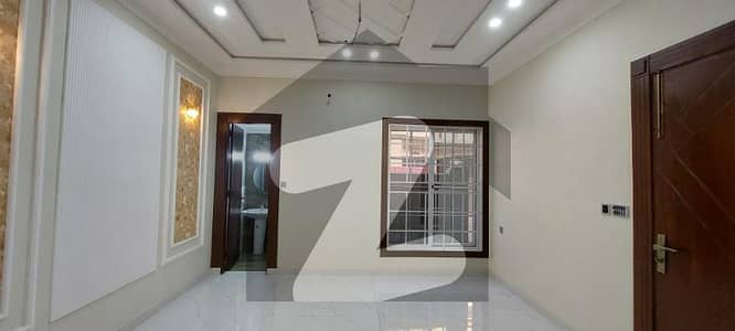 چناب رینجرز روڈ سیالکوٹ میں 4 کمروں کا 5 مرلہ مکان 70.0 ہزار میں کرایہ پر دستیاب ہے۔