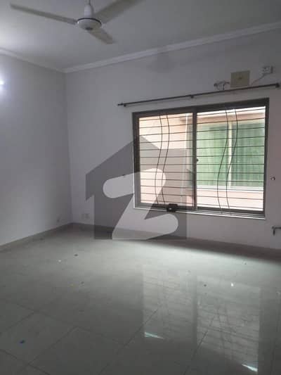 EXCELLENT HOUSE FOR SALE IN ASKRI 10 VERY HOT LOCATION MAIN BOULEVARD. EXCELLENT HOUSE FOR SALE IN ASKRI 10 VERY HOT LOCATION MAIN BOULEVARD.
