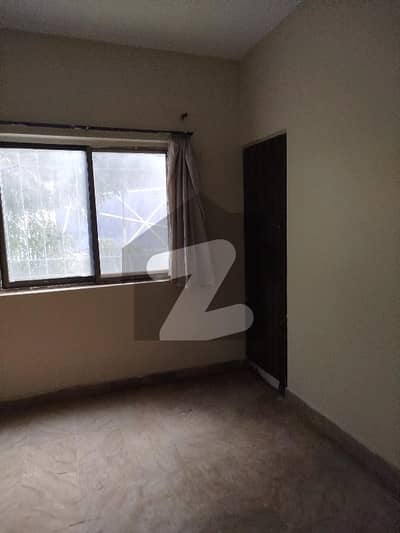 بہادر آباد گلشنِ اقبال ٹاؤن,کراچی میں 4 کمروں کا 6 مرلہ فلیٹ 1.2 لاکھ میں کرایہ پر دستیاب ہے۔