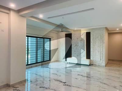 BRAND NEW 4-BEDROOMS APARTMENTS AVAILABLE FOR RENT IN A HEART OF LAHORE CANTT (ASKARI-10)