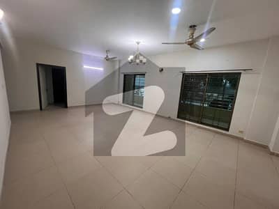 عسکری 11 ۔ سیکٹر بی عسکری 11,عسکری,لاہور میں 4 کمروں کا 12 مرلہ فلیٹ 3.35 کروڑ میں برائے فروخت۔