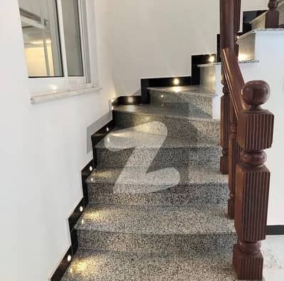 گلریز ہاؤسنگ سکیم راولپنڈی میں 4 کمروں کا 5 مرلہ مکان 2.75 کروڑ میں برائے فروخت۔ گلریز ہاؤسنگ سکیم راولپنڈی میں 4 کمروں کا 5 مرلہ مکان 2.75 کروڑ میں برائے فروخت۔