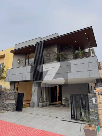 بحریہ آرچرڈ لاہور میں 5 کمروں کا 8 مرلہ مکان 2.5 کروڑ میں برائے فروخت۔ بحریہ آرچرڈ لاہور میں 5 کمروں کا 8 مرلہ مکان 2.5 کروڑ میں برائے فروخت۔