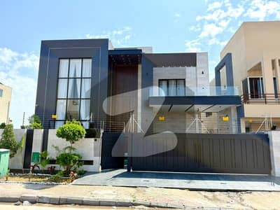 بحریہ ٹاؤن سیکٹر سی بحریہ ٹاؤن,لاہور میں 5 کمروں کا 1 کنال مکان 7.0 کروڑ میں برائے فروخت۔