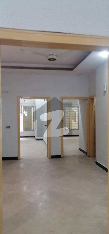 جی ۔ 13 اسلام آباد میں 5 کمروں کا 10 مرلہ مکان 2.0 لاکھ میں کرایہ پر دستیاب ہے۔