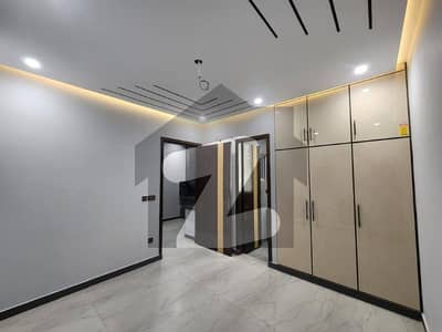 پاک عرب ہاؤسنگ سوسائٹی لاہور میں 3 کمروں کا 3 مرلہ مکان 55.0 ہزار میں کرایہ پر دستیاب ہے۔