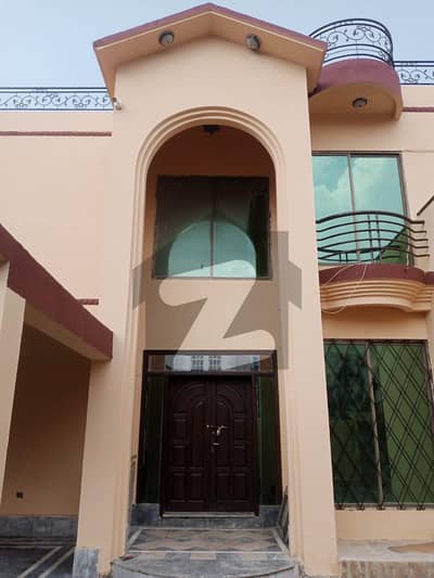 پی آئی اے ہاؤسنگ سکیم ۔ بلاک ڈی پی آئی اے ہاؤسنگ سکیم,لاہور میں 5 کمروں کا 1 کنال مکان 6.5 کروڑ میں برائے فروخت۔