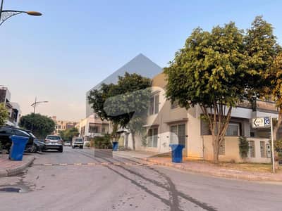 بحریہ انکلیو - سیکٹر جی بحریہ انکلیو,بحریہ ٹاؤن,اسلام آباد میں 10 مرلہ رہائشی پلاٹ 1.65 کروڑ میں برائے فروخت۔