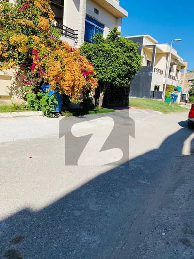 بحریہ ٹاؤن فیز 8 ۔ بلاک سی بحریہ ٹاؤن فیز 8,بحریہ ٹاؤن راولپنڈی,راولپنڈی میں 8 مرلہ کمرشل پلاٹ 4.2 کروڑ میں برائے فروخت۔