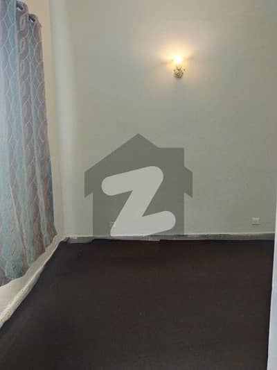 جی ۔ 11 اسلام آباد میں 1 کمرے کا 2 مرلہ فلیٹ 18.0 ہزار میں کرایہ پر دستیاب ہے۔