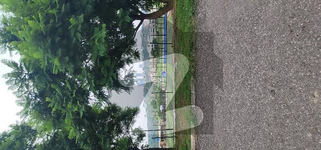 18 Marla Top Heighted, Level and Gauranteed Solid Land plot on main double road for sale. Dem 3.75 Crore Negotiable.